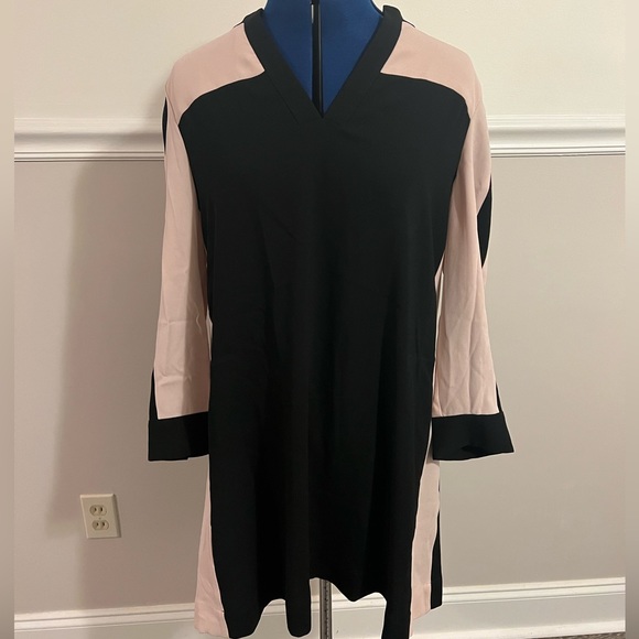 NWT BCBGMaxAzria Dress - Picture 3 of 6